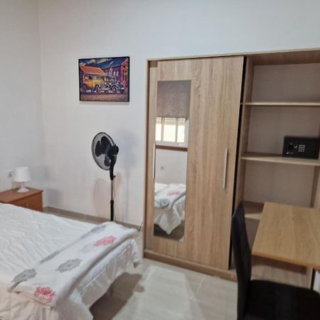 Habitacion Individual Privada, Piso De 3 Habitaciones Con Areas Compartidas La Laguna  Luaran gambar